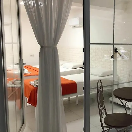 White Bed & Breakfast *